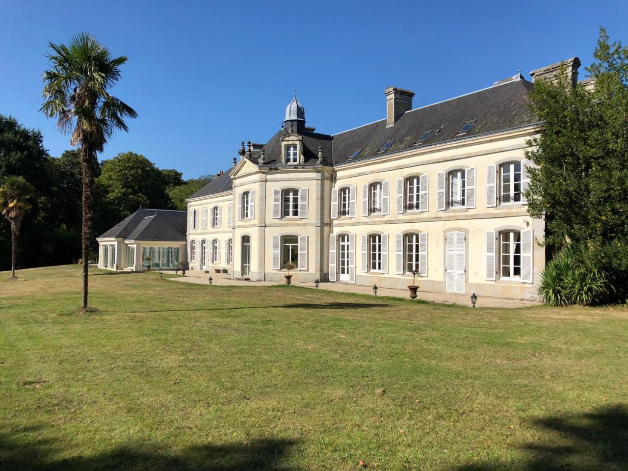 Chateau De Lannouan Landévant Exterior foto