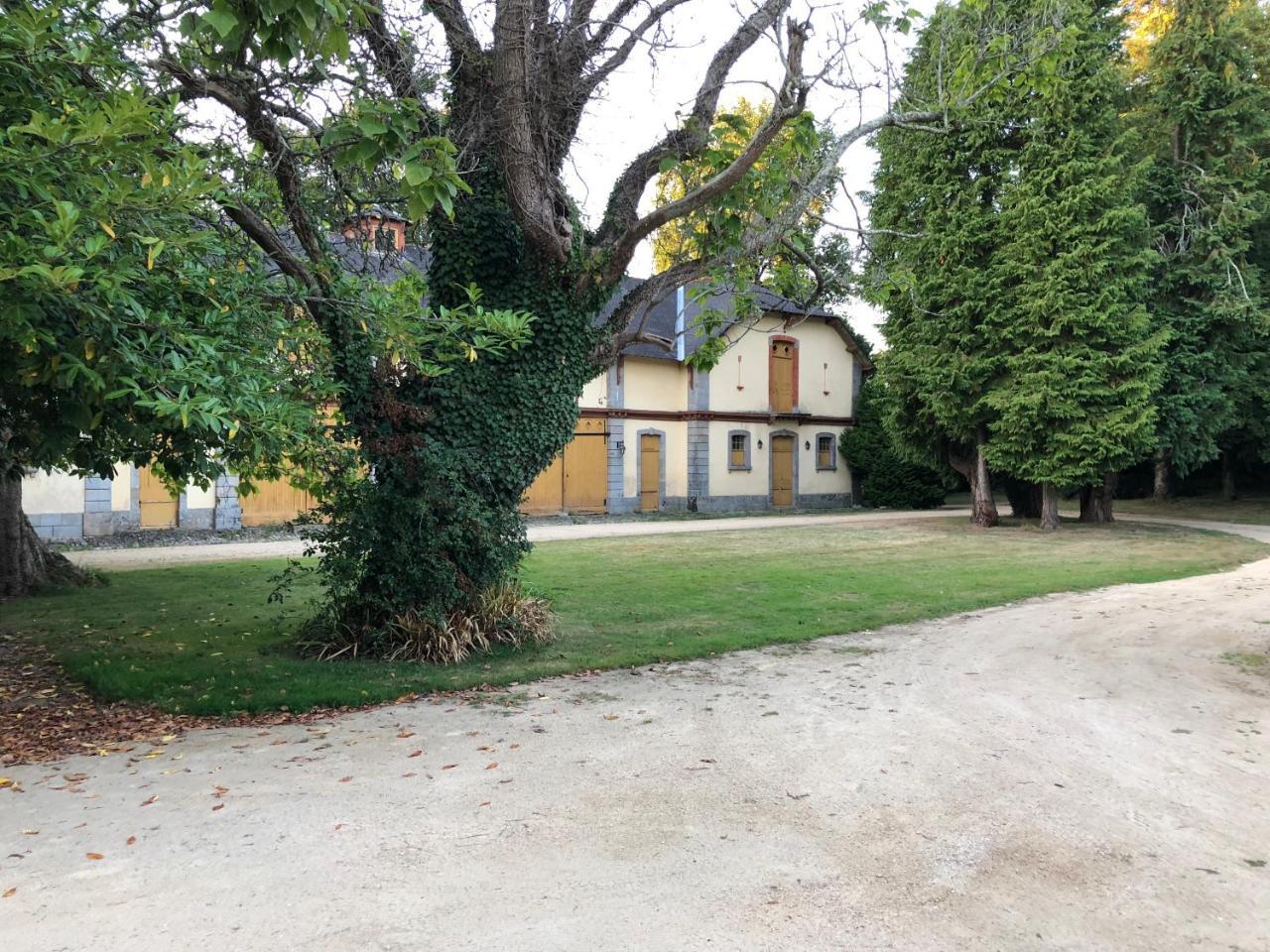 Chateau De Lannouan Landévant Exterior foto